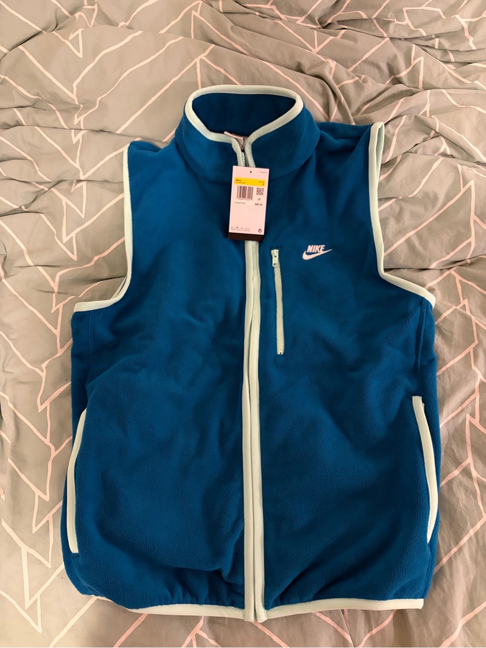 Nike men’s Blue Fleece Vest with trim size s nwt